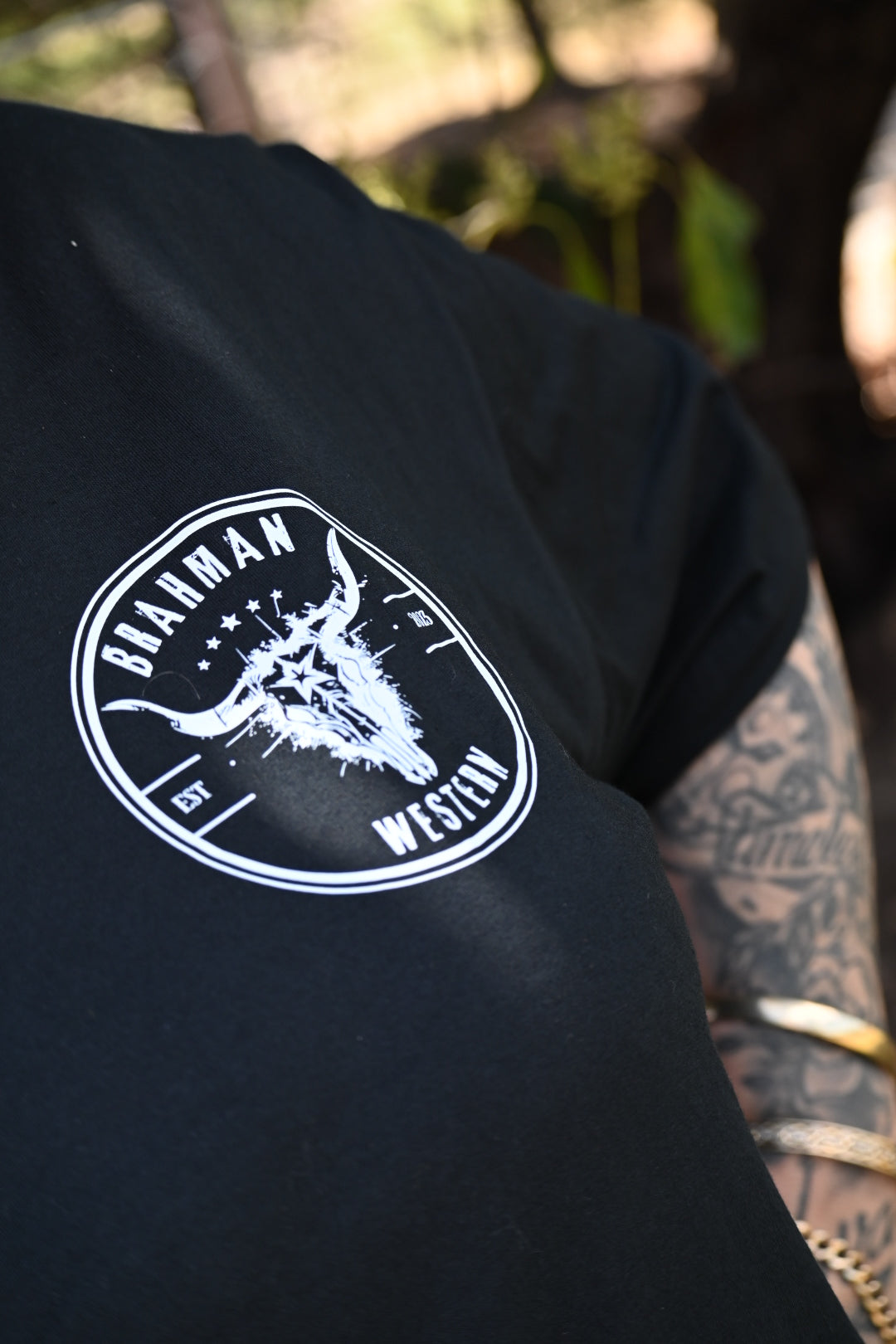 Unisex Black Brahman Western Grunge T-Shirt - Sizes S to 5XL on